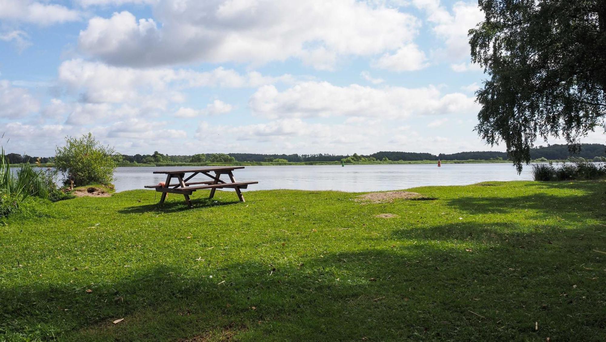 Komplett Laegenhet Med Sjoeutsikt Malmon Exteriér fotografie